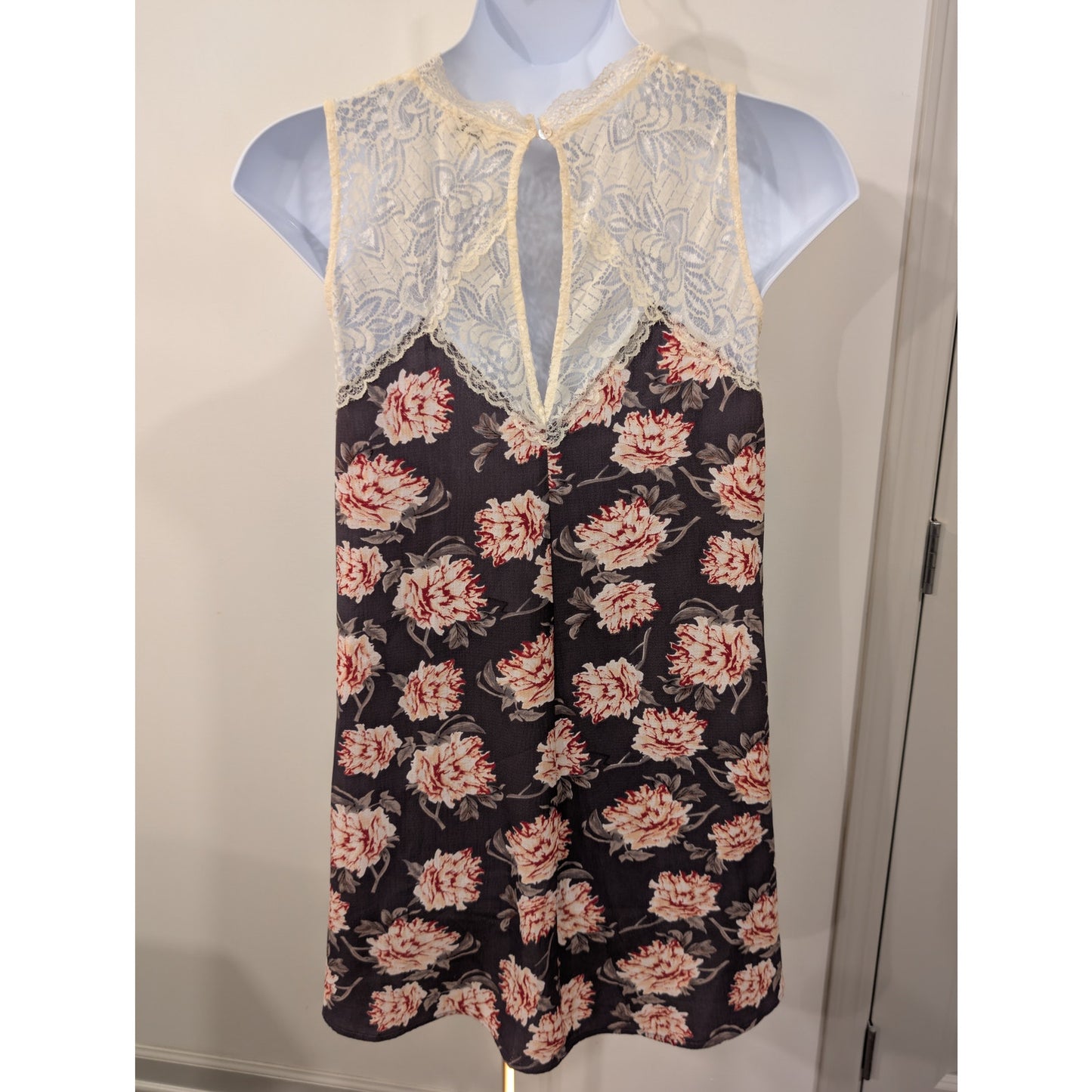 1437 - Umgee Lace Neck Sleeveless Tunic/Dress - S - PreLoved
