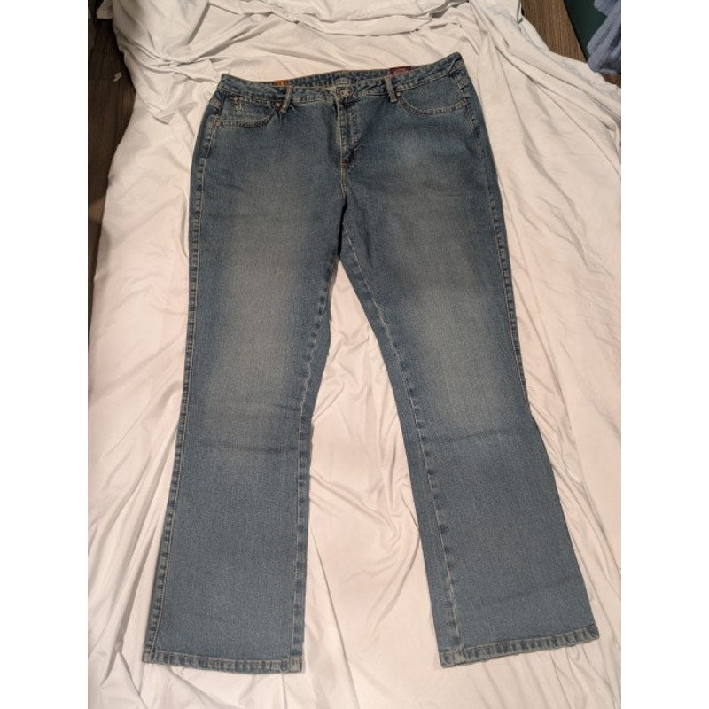 1522 - Aura by Wrangler Boot Jeans - 18W x 33